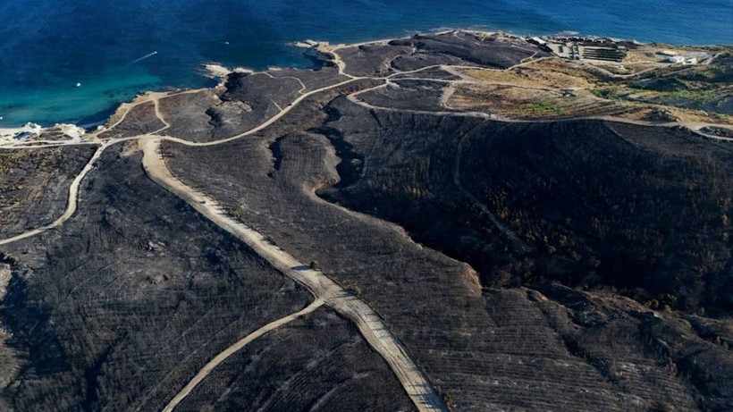 Çeşme'de yanan orman alanı havadan görüntülendi - Resim: 2